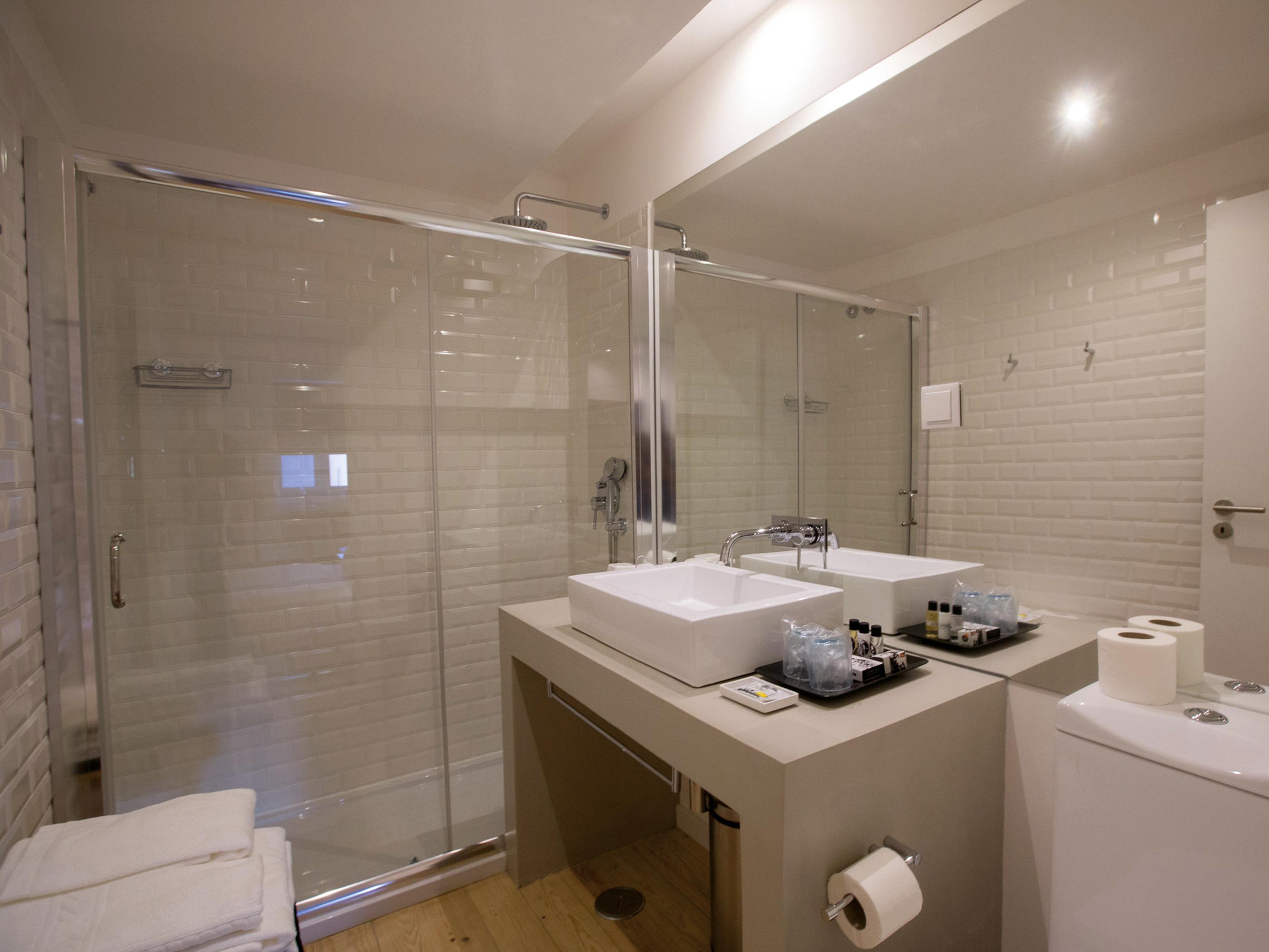 The 8 - Downtown Suites Lisboa Dış mekan fotoğraf A shower enclosure